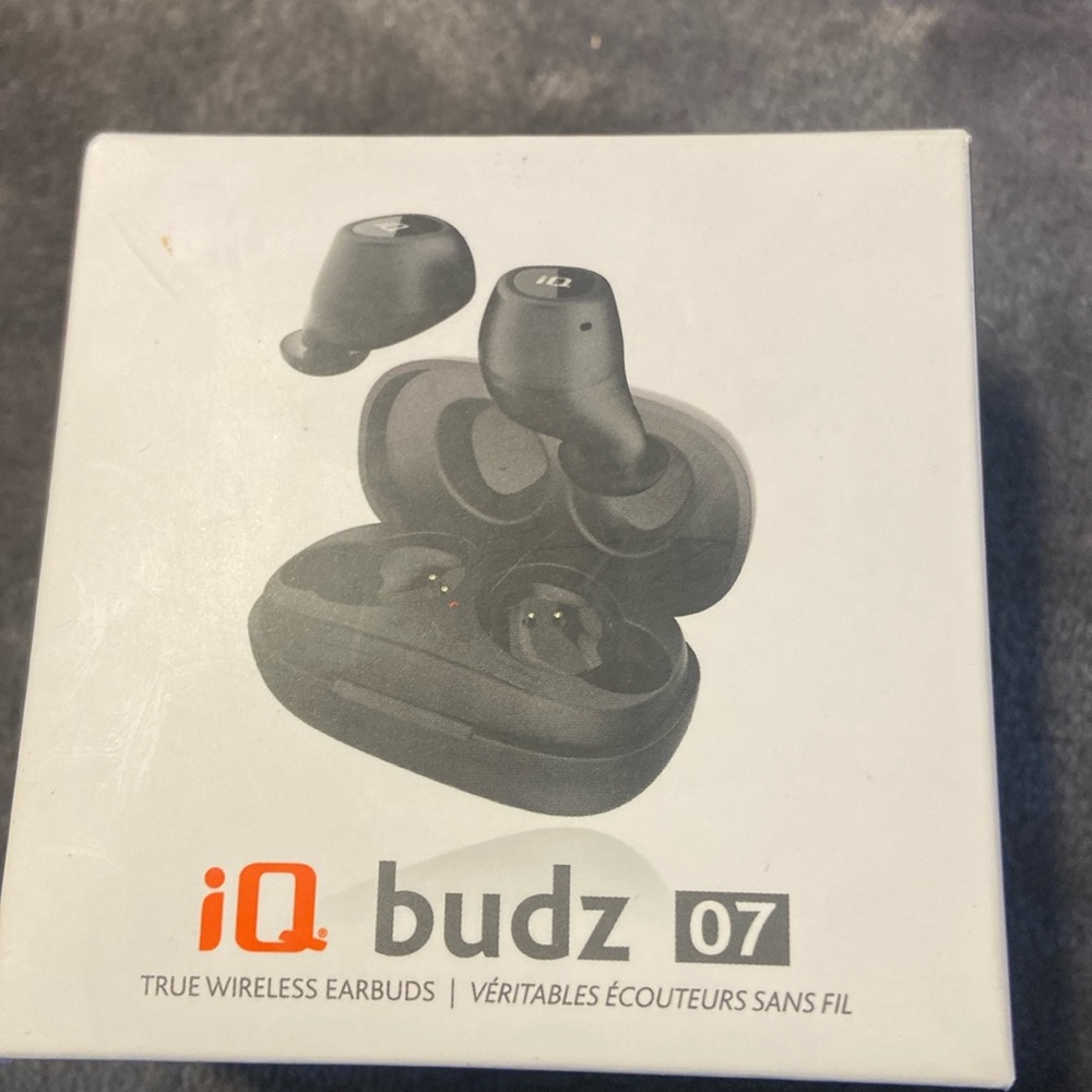 Brand new in package iQ budz 07 wireless earbuds